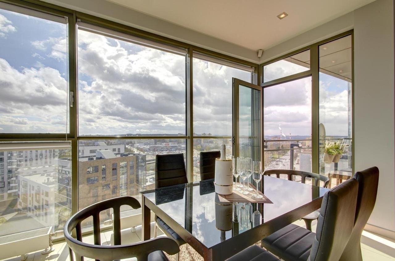 Helios Luxury Apartment In Vilnius Skyscraper Экстерьер фото