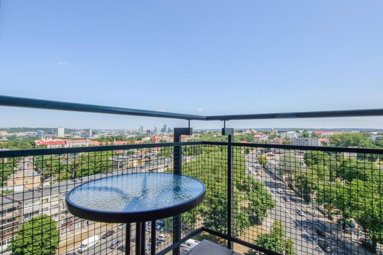 Helios Luxury Apartment In Vilnius Skyscraper Экстерьер фото