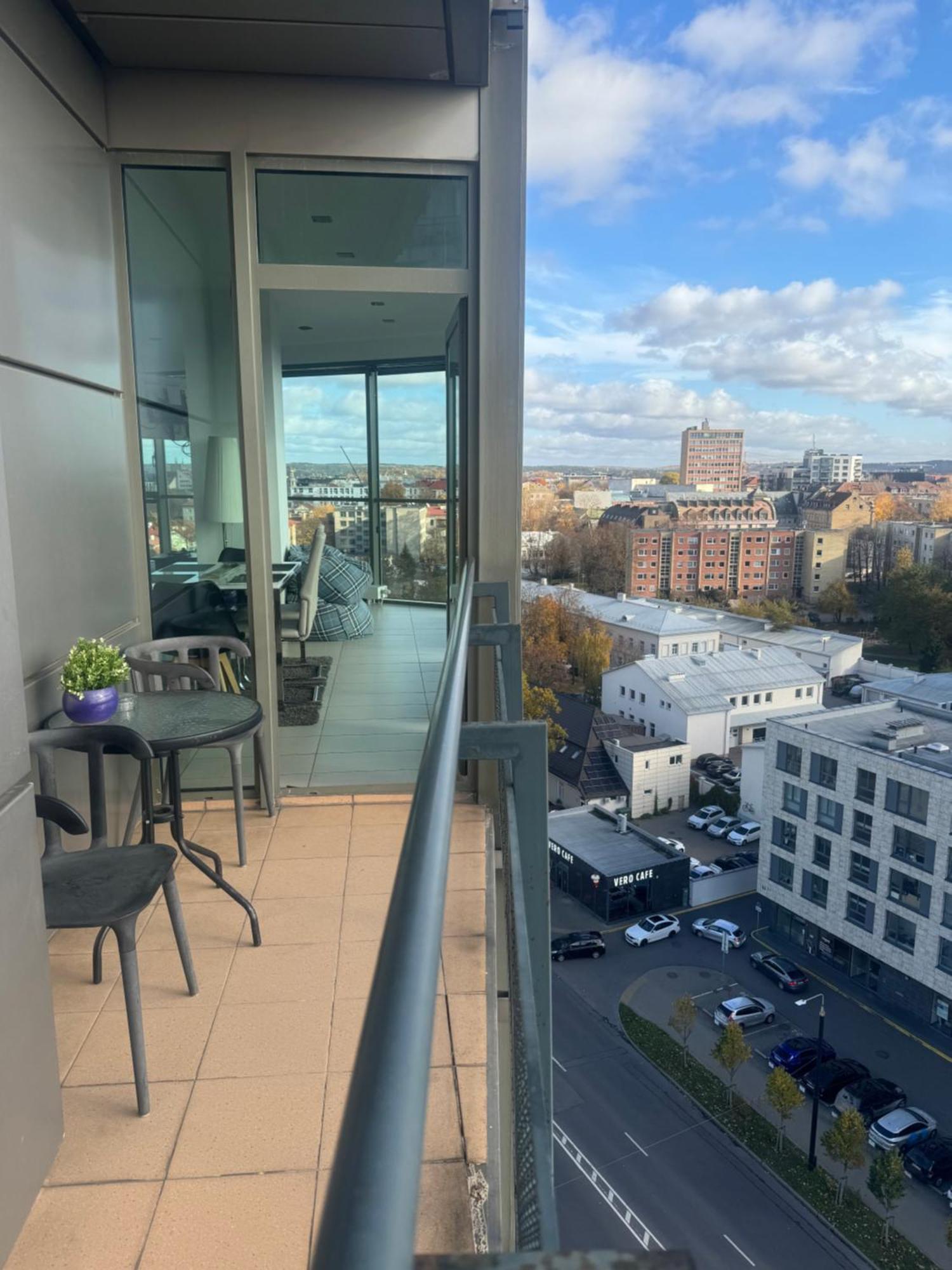 Helios Luxury Apartment In Vilnius Skyscraper Экстерьер фото