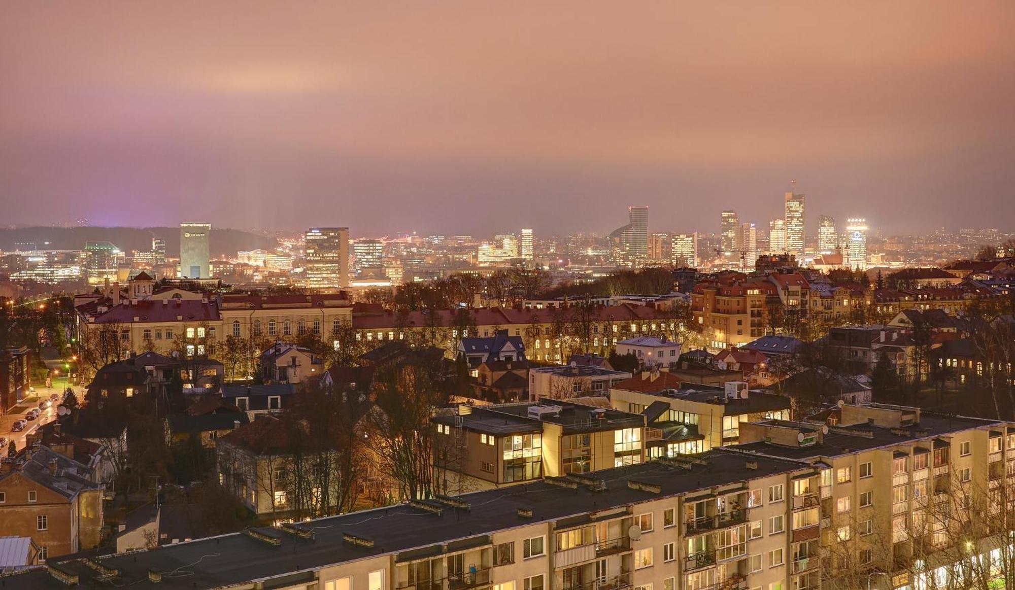 Helios Luxury Apartment In Vilnius Skyscraper Экстерьер фото